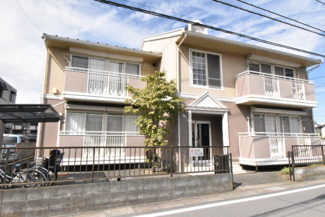 ��ʌ��������܎s�k����i���Q���ڂ̃A�p�[�g�̌����O��