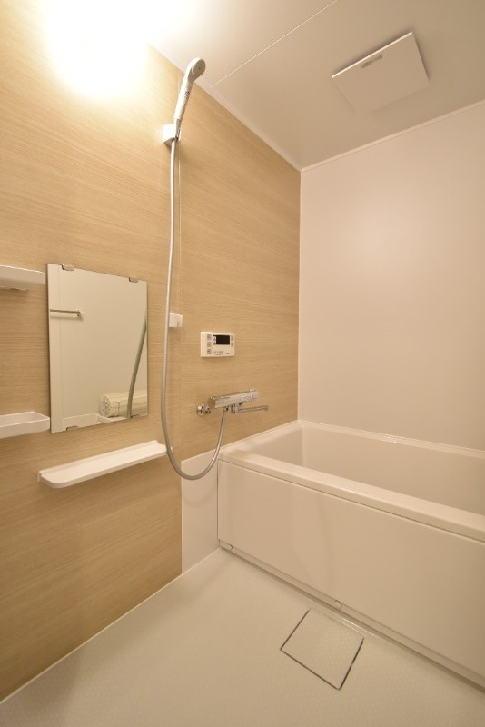 ��ʌ��������܎s�k����i���Q���ڂ̃A�p�[�g�̃o�X