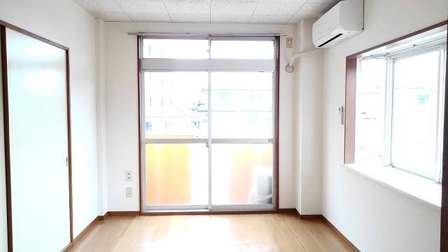 ��ʌ������s�����̃A�p�[�g�̋��ԁE���r���O