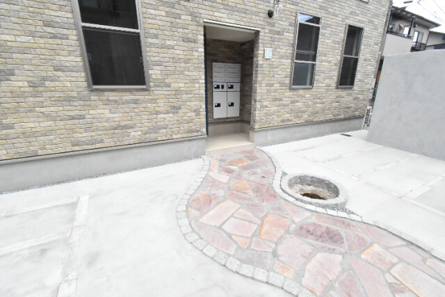 ��ʌ��z�J�s���������̃A�p�[�g�̃G���g�����X