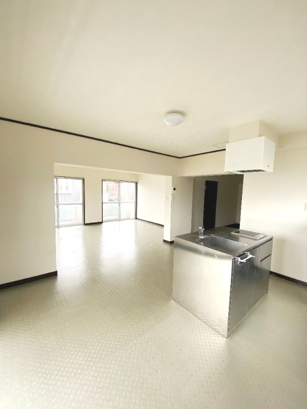 ��ʌ����R�s���Ԑ�S���ڂ̃}���V�����̋��ԁE���r���O