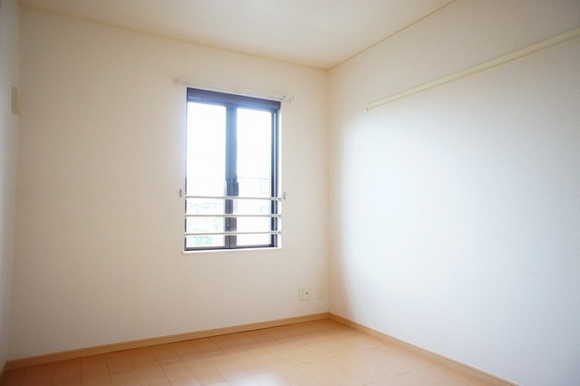 ��ʌ��z�J�s�{�{���P���ڂ̃A�p�[�g�̋��ԁE���r���O