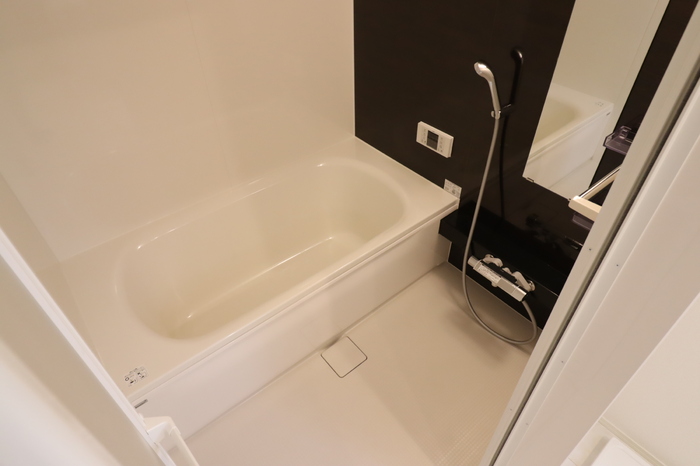 ��ʌ�����s����Q���ڂ̃A�p�[�g�̃o�X