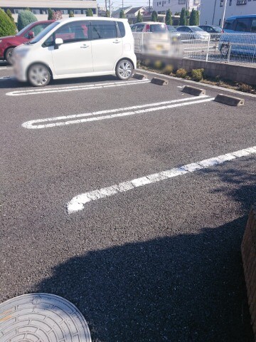 ��ʌ��z�J�s�{�{���P���ڂ̃A�p�[�g�̒��ԏ�