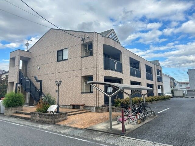 �Q�n������s�V�ے�437-1�̃}���V�����̌����O��