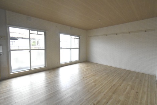 ��ʌ��@�c�s�@�c�P���ڂ̃}���V�����̋��ԁE���r���O