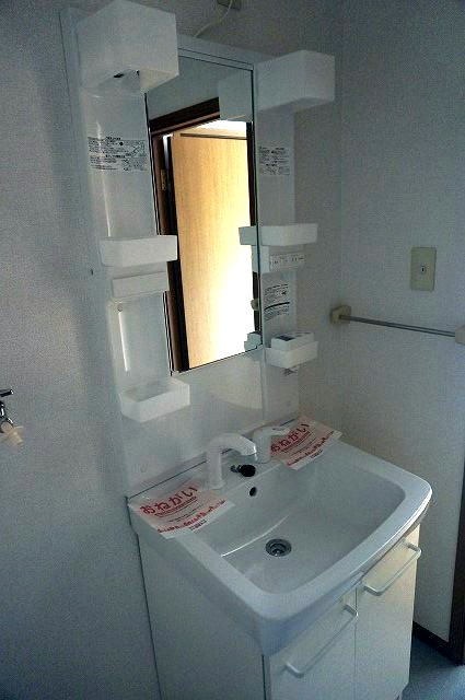 ��ʌ��������܎s�΋�厚�����̃A�p�[�g�̐��ʏ�