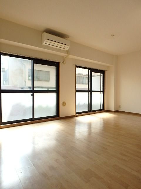 ��ʌ��������܎s�Y�a��哌�Q���ڂ̃}���V�����̋��ԁE���r���O