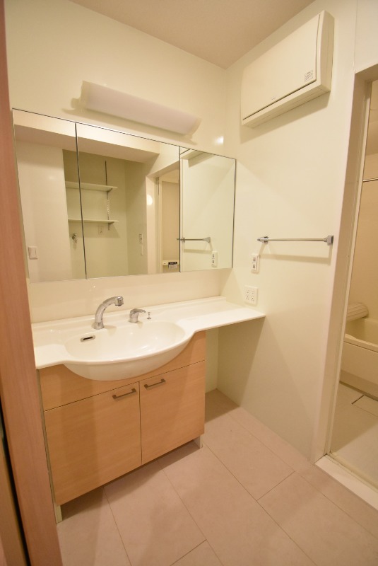 ��ʌ��������܎s�k��y�C���Q���ڂ̃A�p�[�g�̐��ʏ�