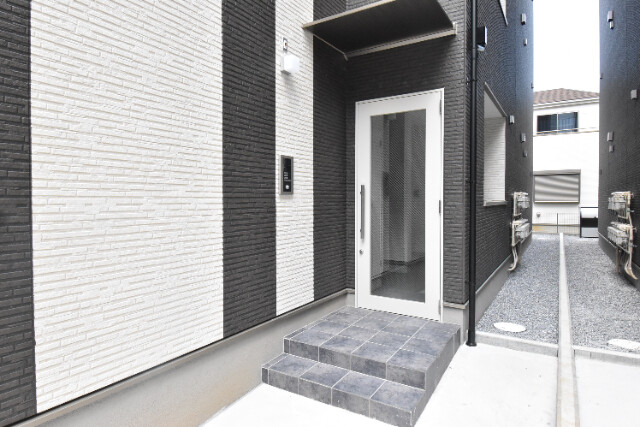 ��ʌ�����s���s�o�H�P���ڂ̃A�p�[�g�̃G���g�����X