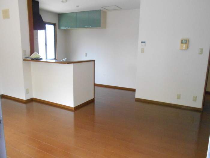 ��ʌ��������܎s�k��{�����̃A�p�[�g�̋��ԁE���r���O