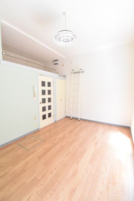 ��ʌ��������܎s�����擌��{�U���ڂ̃A�p�[�g�̋��ԁE���r���O