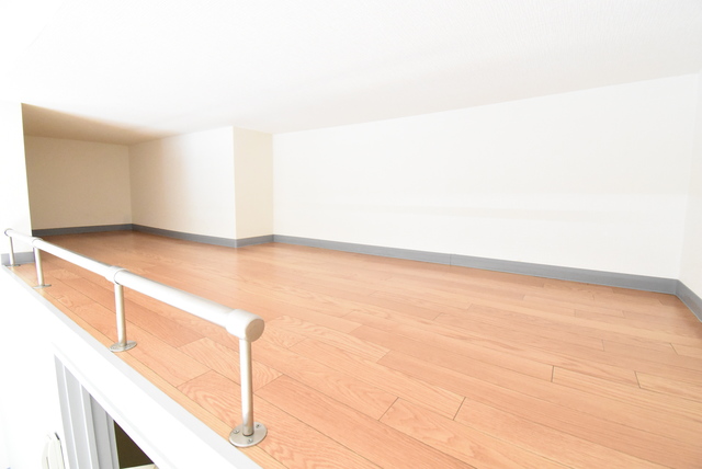 ��ʌ��������܎s�����擌��{�U���ڂ̃A�p�[�g�̂��̑������E�X�y�[�X