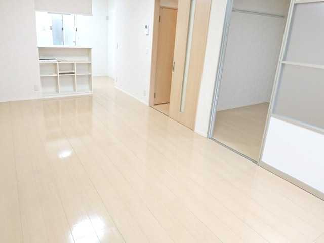 ��ʌ��z�J�s�����P���ڂ̃A�p�[�g�̋��ԁE���r���O