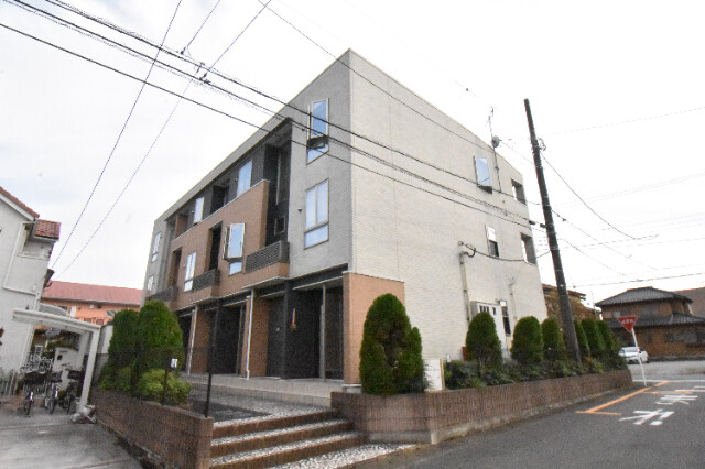 ��ʌ��k�����S�ɓޒ����P����350�̃A�p�[�g�̌����O��