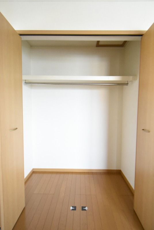 ��ʌ��k�����S�ɓޒ��厚�����̃A�p�[�g�̎��[