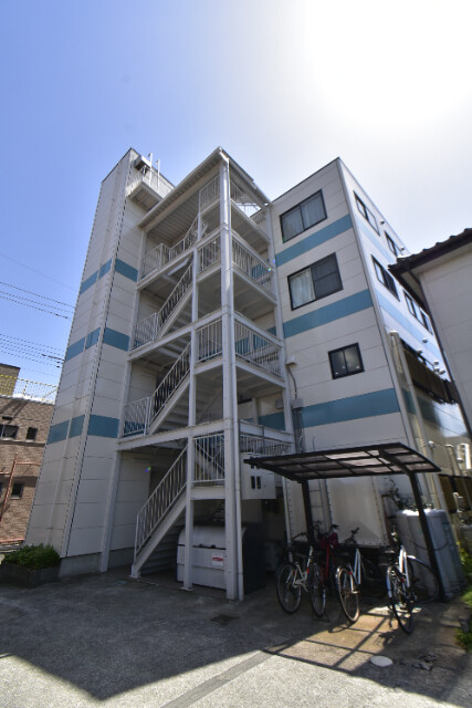 ��ʌ��������܎s��΋�{���R���ڂ̃}���V�����̌����O��