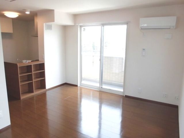 ��ʌ��z�J�s���������P���ڂ̃A�p�[�g�̋��ԁE���r���O