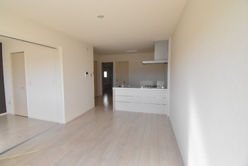 ��ʌ��������܎s��΋�������Q���ڂ̃A�p�[�g�̋��ԁE���r���O