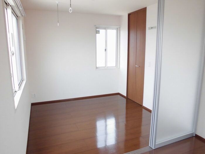 ��ʌ��z�J�s���������P���ڂ̃A�p�[�g�̂��̑������E�X�y�[�X