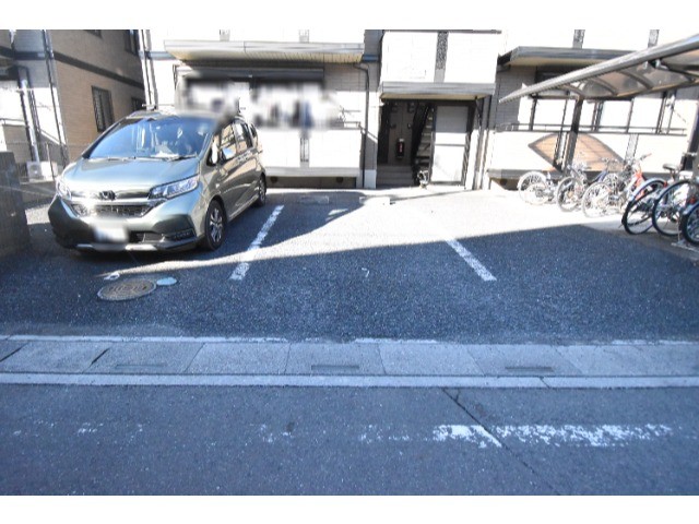 ��ʌ��������܎s�k��ʏ����̃A�p�[�g�̒��ԏ�