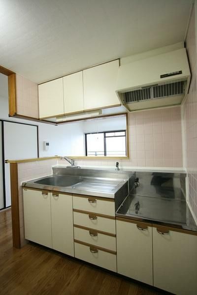 ��ʌ�����s�{���Q���ڂ̃}���V�����̃L�b�`��