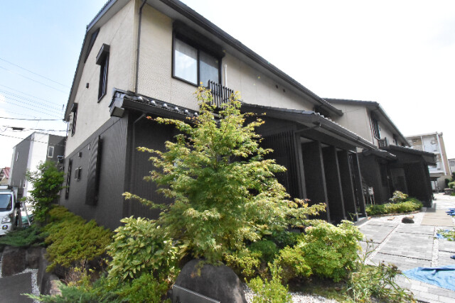 ��ʌ��������܎s�k��{�����̃A�p�[�g�̌����O��