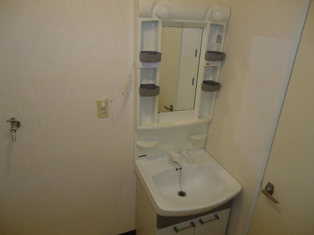 ��ʌ��@�c�s�@�c�S���ڂ̃}���V�����̐��ʏ�