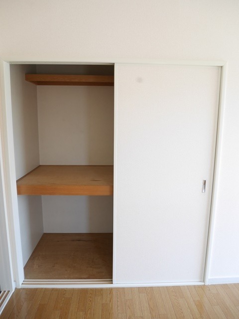 ��ʌ�����s�厚�����̃A�p�[�g�̎��[