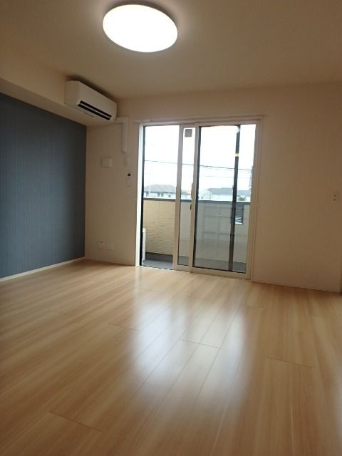 ��ʌ��������܎s�k��{�����̃A�p�[�g�̂��̑������E�X�y�[�X