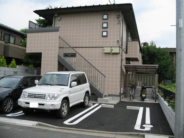 ��ʌ��������܎s��{��x�̓����P���ڂ̃A�p�[�g�̒��ԏ�