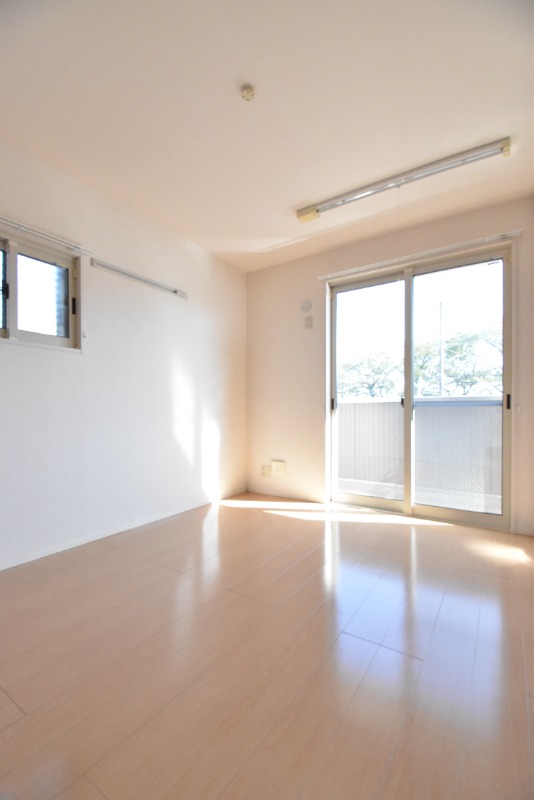 ��ʌ������s���W���ڂ̃A�p�[�g�̂��̑������E�X�y�[�X