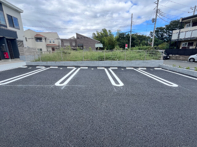 ��ʌ��������܎s������厚�ۃ���̃A�p�[�g�̒��ԏ�