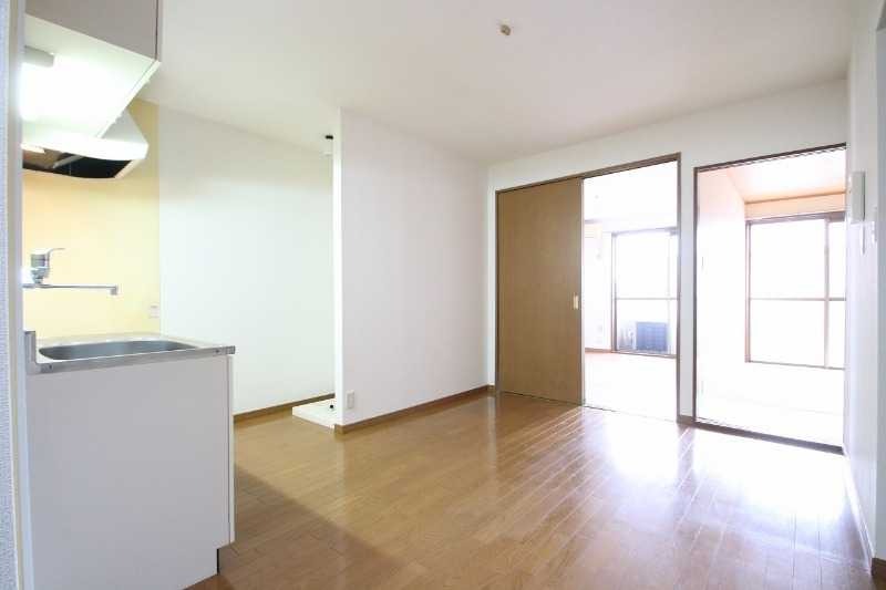 ��ʌ��z�J�s�{�{���T���ڂ̃A�p�[�g�̋��ԁE���r���O