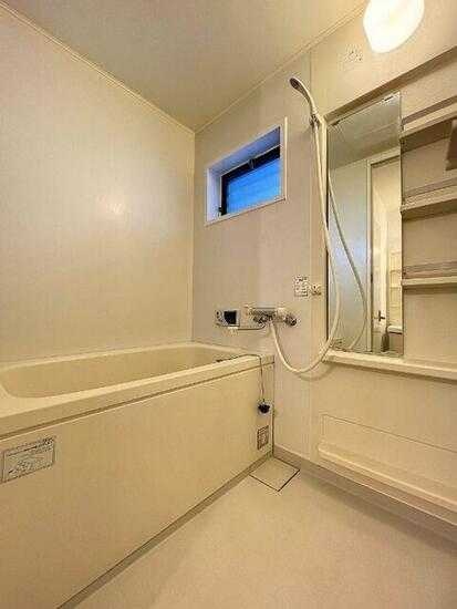 ��ʌ��z�J�s�{�{���T���ڂ̃A�p�[�g�̃o�X