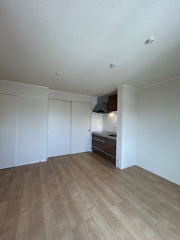 ��ʌ��������܎s�k����i���P���ڂ̃A�p�[�g�̋����E���r���O