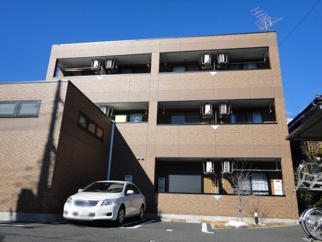 ��ʌ�����s�핽�P���ڂ̃}���V�����̌����O��