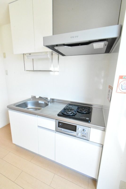 ��ʌ������s�ٓV�S���ڂ̃A�p�[�g�̃L�b�`��