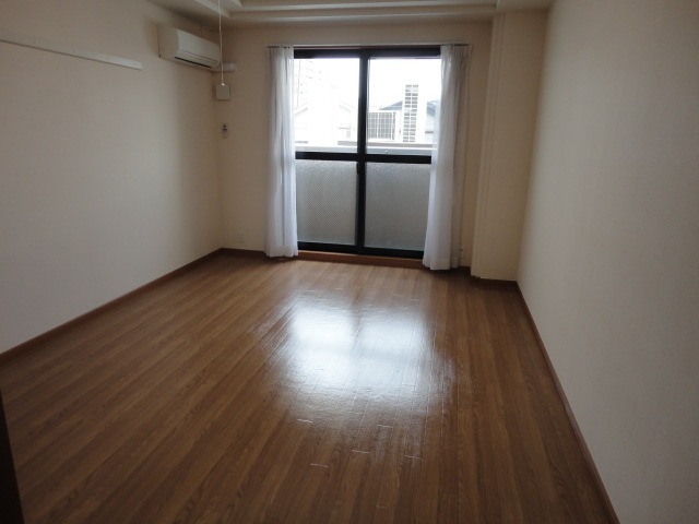 ��ʌ�����s�핽�P���ڂ̃}���V�����̂��̑������E�X�y�[�X