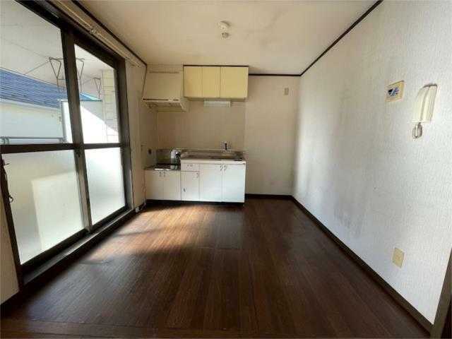 ��ʌ��������܎s��΋擌��΂R���ڂ̃}���V�����̋��ԁE���r���O