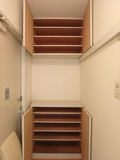 ��ʌ��������܎s������厚�쒆��̃A�p�[�g�̌���