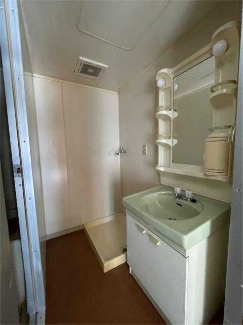 ��ʌ��������܎s��΋擌��΂R���ڂ̃}���V�����̐��ʏ�