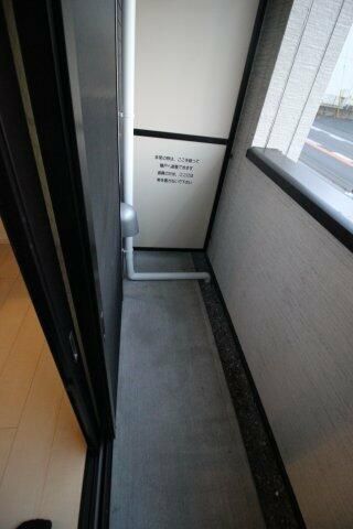 ��ʌ��������܎s��{��x�̓����P���ڂ̃A�p�[�g�̃o���R�j�[