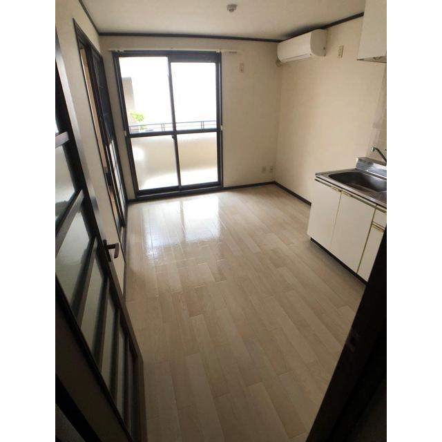 ��ʌ��������܎s��΋擌��΂R���ڂ̃}���V�����̋��ԁE���r���O