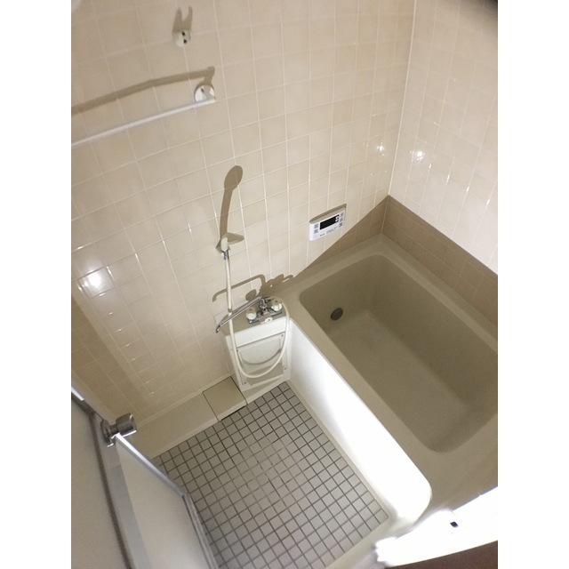 ��ʌ��������܎s��΋擌��΂R���ڂ̃}���V�����̃o�X