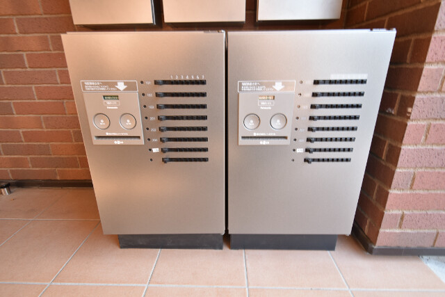 ��ʌ��������܎s�Y�a���ՂT���ڂ̃A�p�[�g�̂��̑�