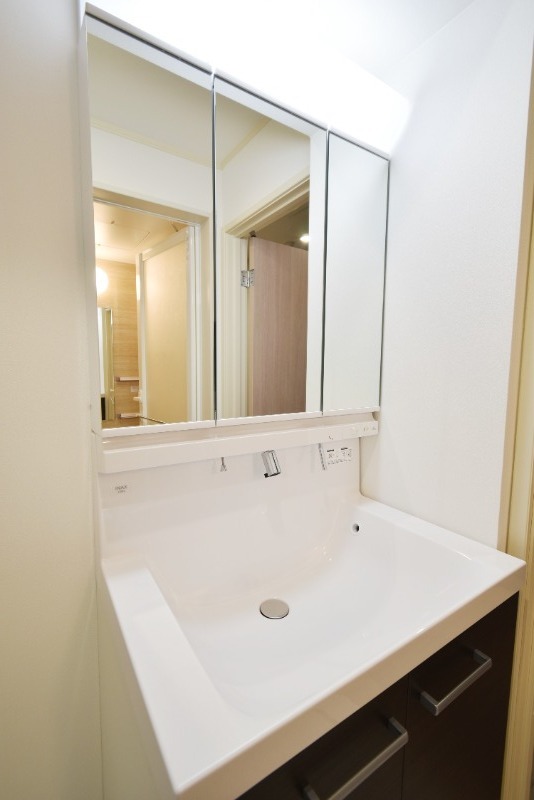 ��ʌ��������܎s�Y�a���ՂT���ڂ̃A�p�[�g�̐��ʏ�