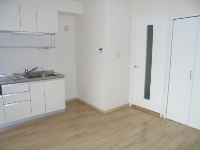 ��ʌ�����s������Q���ڂ̃}���V�����̃L�b�`��