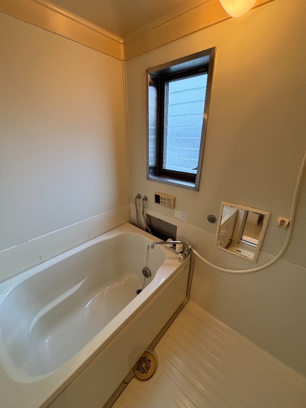 ��ʌ��������܎s�k��{�����R���ڂ̃A�p�[�g�̃o�X