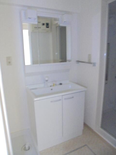 ��ʌ�����s������Q���ڂ̃}���V�����̐��ʏ�